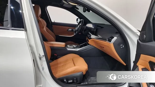 BMW 3 Series (G20) 2023 Белый из Кореи, фото 2