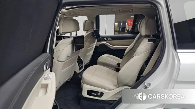 BMW X7 (G07) 2021 Белый из Кореи, фото 2