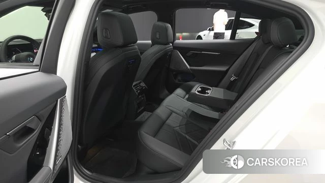 BMW 5 Series (G60) 2026 Белый из Кореи, фото 2