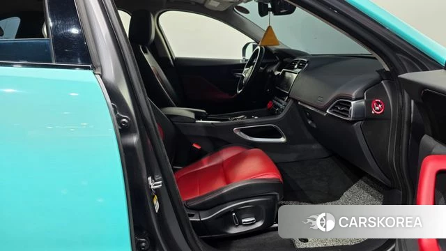Jaguar F-PACE 2019 Зеленый из Кореи, фото 2
