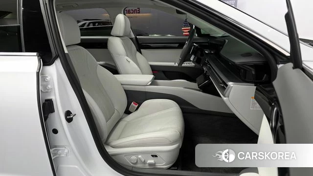 Hyundai Grandeur Hybrid (GN7) 2023 Белый из Кореи, фото 2