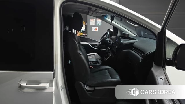 Hyundai Staria 2023 Белый из Кореи, фото 2