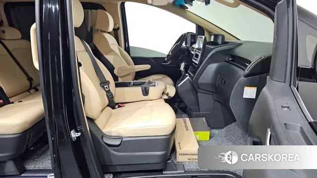 Hyundai Staria 2025 Черный из Кореи, фото 2