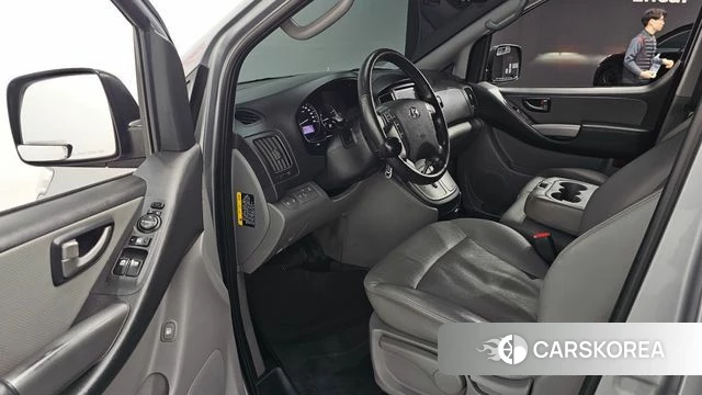 Hyundai The New Grand Starex 2018 Серебристо-серый из Кореи, фото 2