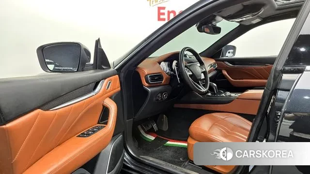 Maserati Levante 2021 Серый из Кореи, фото 2