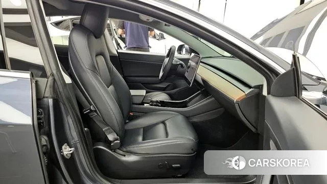 Tesla Model 3 2020 Серый из Кореи, фото 2