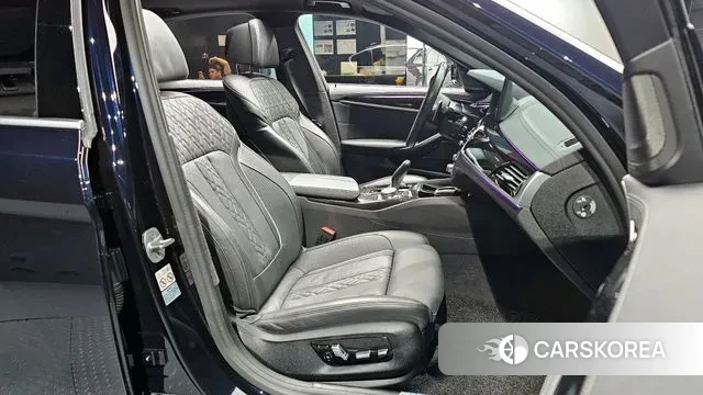 BMW 5 Series (G30) 2021 Черный из Кореи, фото 2