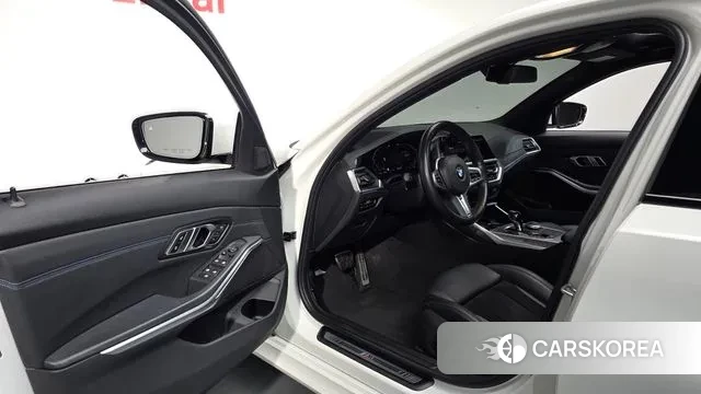 BMW 3 Series (G20) 2020 Белый из Кореи, фото 2