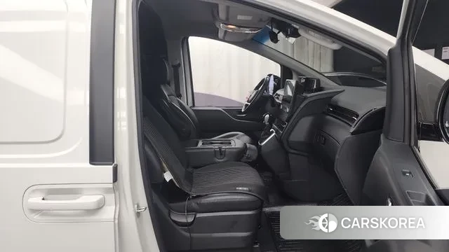 Hyundai Staria 2021 Белый из Кореи, фото 2