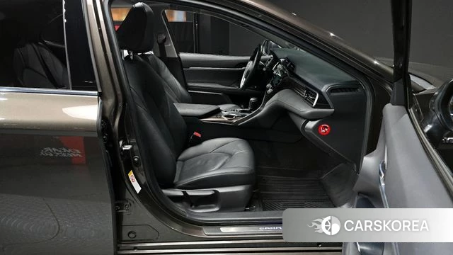 Toyota Camry (XV70) 2018 Коричневый из Кореи, фото 2