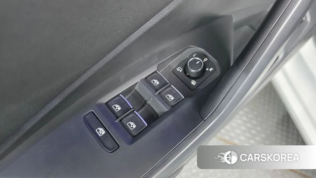 Volkswagen 7th Generation of Jetta 2021 Белый из Кореи, фото 2