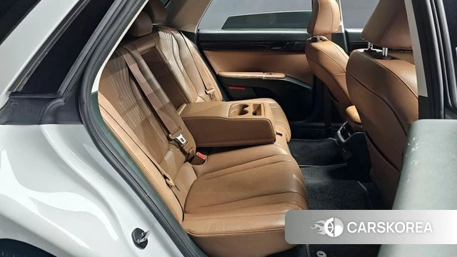 Hyundai Grandeur Hybrid (GN7) 2023 Белый из Кореи, фото 2