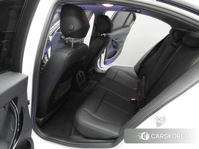BMW 3 Series (F30) 2018 Белый из Кореи, фото 2