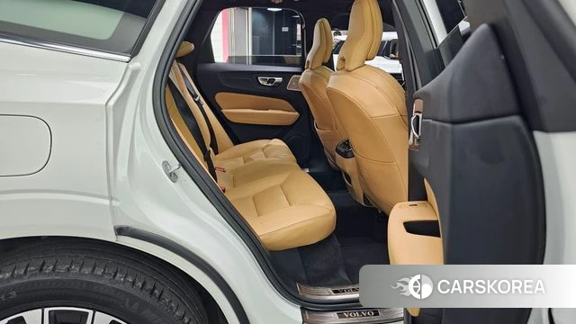 Volvo XC60 second Generation 2023 Белый из Кореи, фото 2