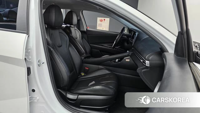 Hyundai Avante Hybrid (CN7) 2023 Белый из Кореи, фото 2