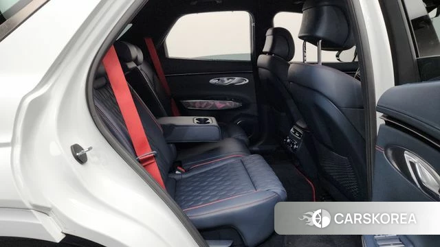 Genesis GV70 2023 Белый из Кореи, фото 2