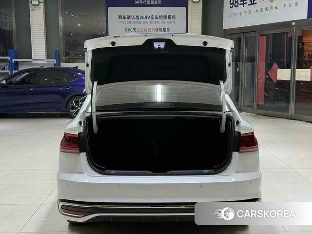 Volkswagen Bora 2022 Белый из Китая, фото 2