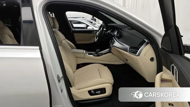 BMW X6 (G06) 2021 Белый из Кореи, фото 2