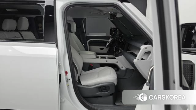 Land Rover Defender (L663) 2025 Белый из Кореи, фото 2