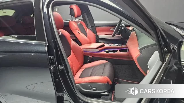 Genesis GV70 2021 Черный из Кореи, фото 2