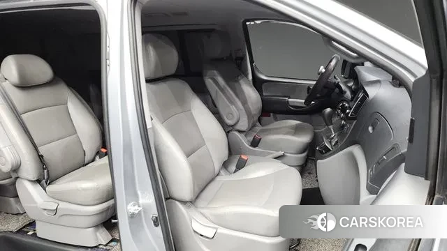 Hyundai The New Grand Starex 2019 Серебристо-серый из Кореи, фото 2