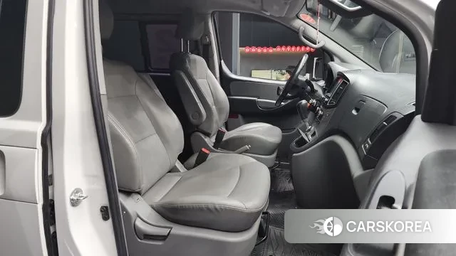 Hyundai The New Grand Starex 2018 Белый из Кореи, фото 2