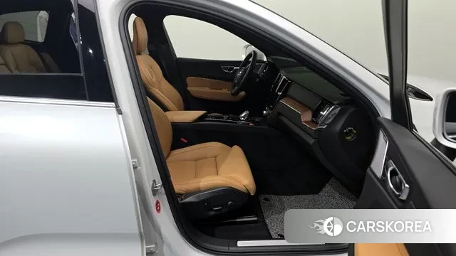 Volvo XC60 second Generation 2023 Серый из Кореи, фото 2