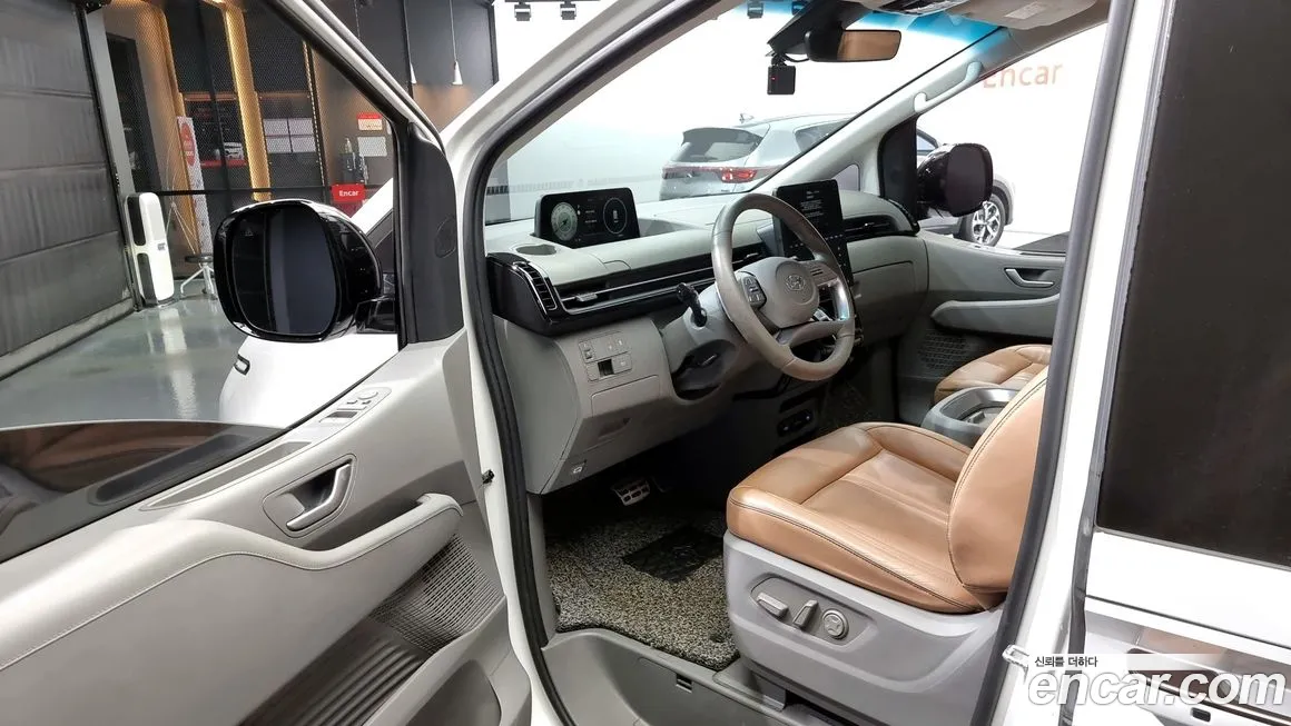 Hyundai Staria 2021 из Кореи, фото 2