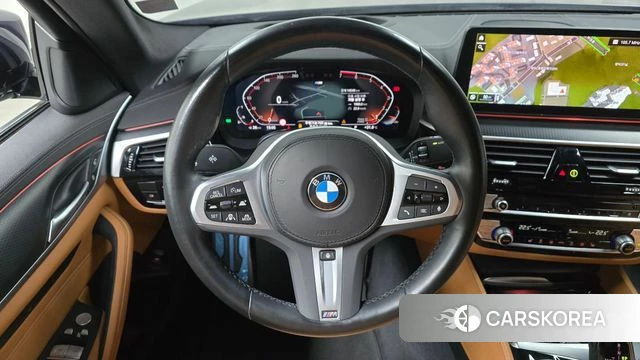 BMW 5 Series (G30) 2023 Черный из Кореи, фото 2