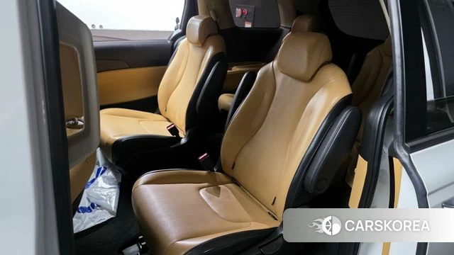 Kia Carnival 4th generation 2023 Белый из Кореи, фото 2