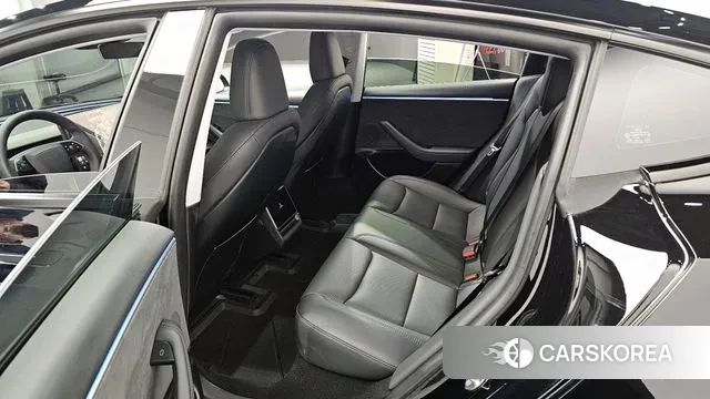 Tesla Model 3 2024 Черный из Кореи, фото 2