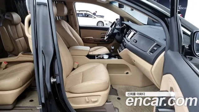 Kia All New Carnival 2018 Черный из Кореи, фото 2