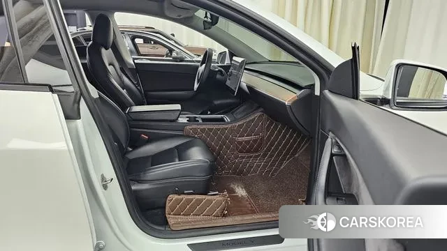 Tesla Model Y 2021 Белый из Кореи, фото 2