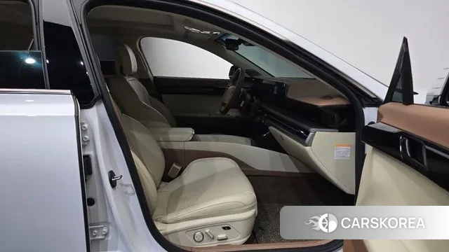 Hyundai Grandeur Hybrid (GN7) 2023 Белый из Кореи, фото 2