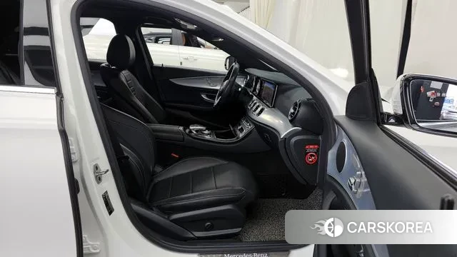 Mercedes-Benz E-Class W213 2019 Белый из Кореи, фото 2