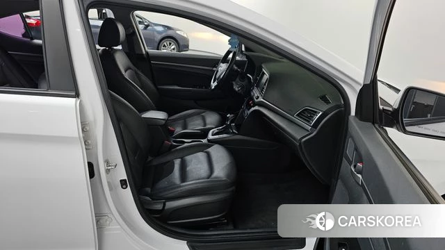 Hyundai Avante AD 2018 Белый из Кореи, фото 2