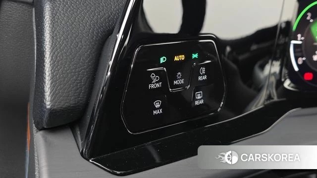 Volkswagen Golf 8th Generation 2022 Серебристо-серый из Кореи, фото 2