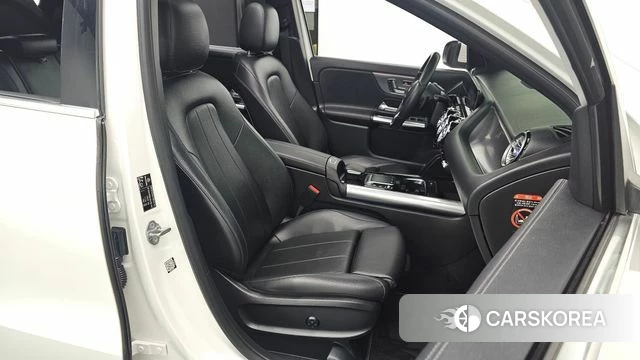 Mercedes-Benz GLA - Class H247 2021 Белый из Кореи, фото 2