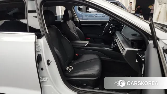 Hyundai Grandeur Hybrid (GN7) 2023 Белый из Кореи, фото 2