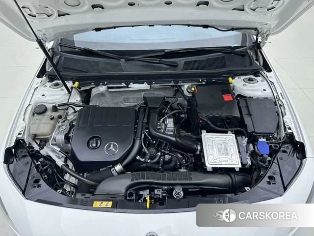Mercedes-Benz Class A 2023 Белый из Китая, фото 2