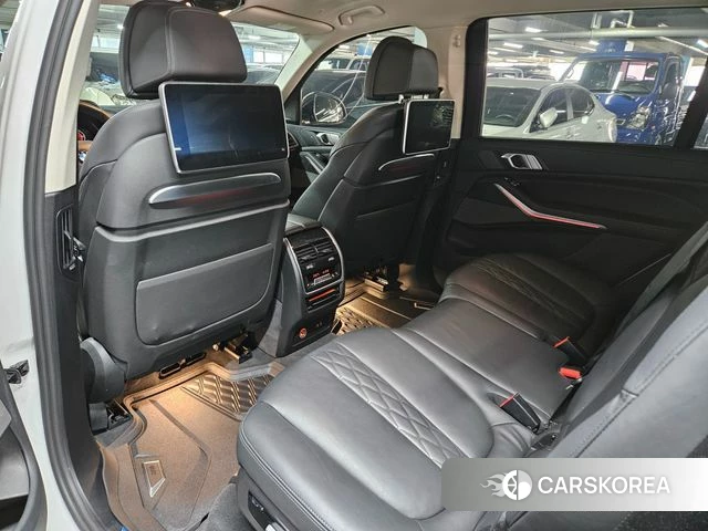BMW X7 (G07) 2021 Белый из Кореи, фото 2