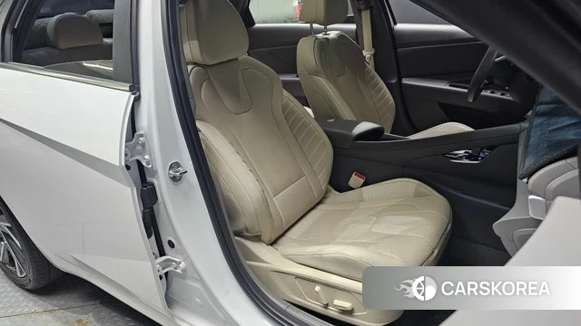 Hyundai The New Avante (CN7) 2023 Белый из Кореи, фото 2