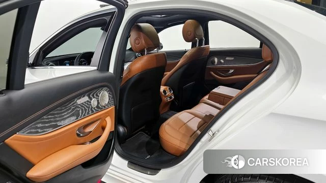 Mercedes-Benz E-Class W213 2021 Белый из Кореи, фото 2