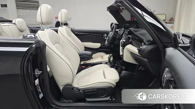 Mini Cooper S Convertible 2023 Черный из Кореи, фото 2