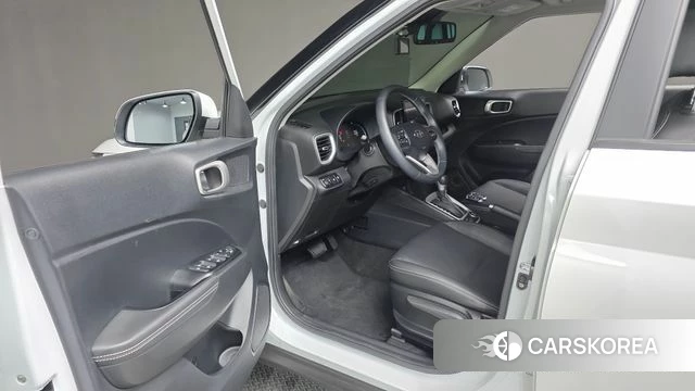 Hyundai Venue 2023 Белый из Кореи, фото 2