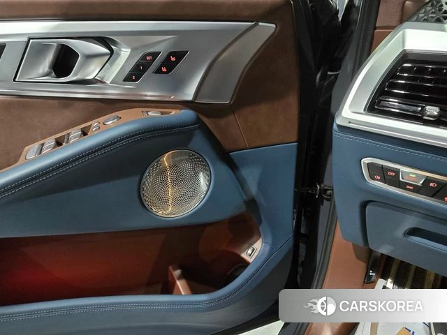 BMW XM (G09) 2023 Цвет галактики из Кореи, фото 2