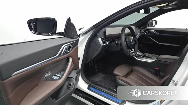 BMW i4 2023 Белый из Кореи, фото 2