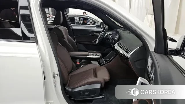 BMW X1 (U11) 2024 Белый из Кореи, фото 2