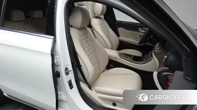 Mercedes-Benz E-Class W213 2022 Белый из Кореи, фото 2