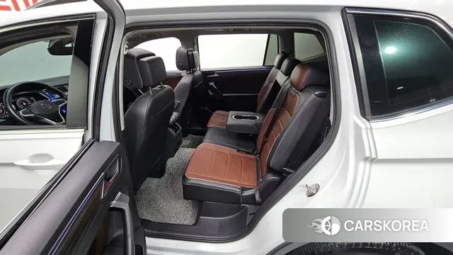 Volkswagen Tiguan Allspace 2022 Белый из Кореи, фото 2